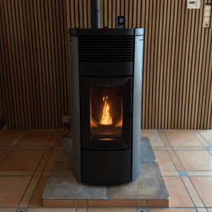 Lire la suite à propos de l’article Entretien d’un poêle à pellets : guide complet pour prolonger sa durée de vie